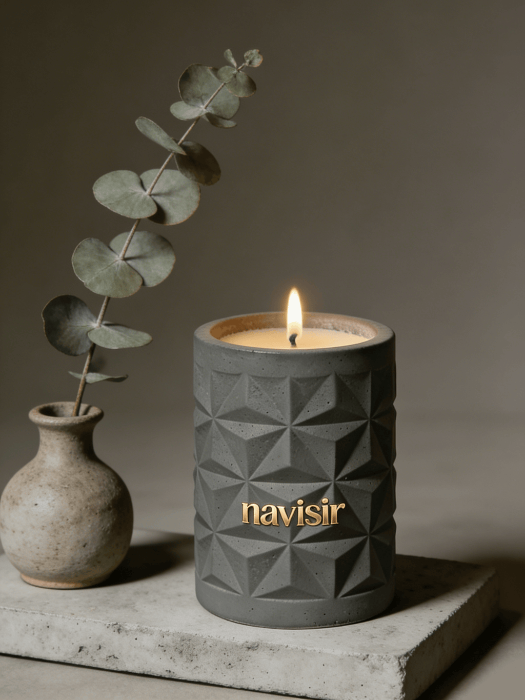 Navisir Concrete-Look 3D Relief Scented Candle